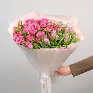 Букет из Тюльпанов и Кустовых Роз «Лучики Любви»