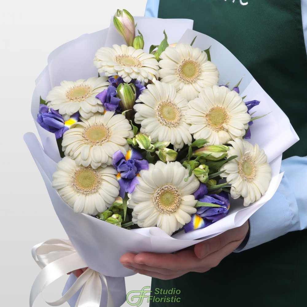 Букет из Ирисов, Альстромерий и Гермини «Храброе сердце» Букет из Ирисов, Альстромерий и Гермини «Храброе сердце»