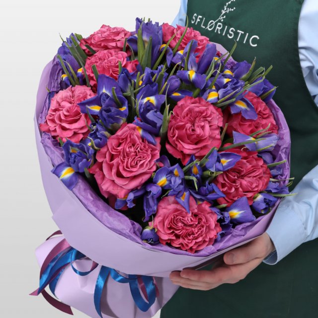 Букет из Роз и Ирисов «Африка»