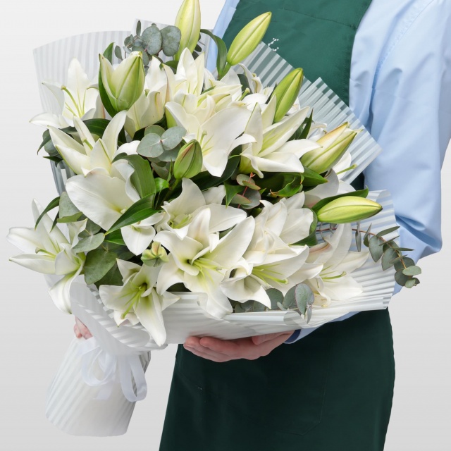 Букет белых Лилий «Белее белого»