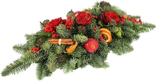 Новогодняя композиция из Сосновых веток, Роз и Илекса «Ноэль»