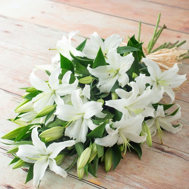 Букет из белых Лилий «Потрясающий»