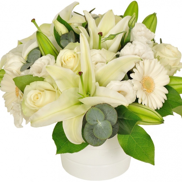 Композиция из Лилий, Лизиантуса и Роз «Звёздочка»