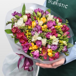 Букет из разноцветных Фрезий «Современный»