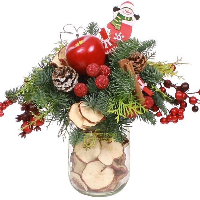 Композиция новогодняя из Ели и Илекса «Зимнее утро в деревне» Композиция новогодняя из Ели и Илекса «Зимнее утро в деревне»