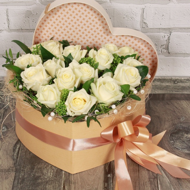 Сердце из Роз в коробке «Прикосновение любви»