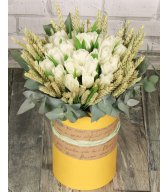 Коробка с тюльпанами 