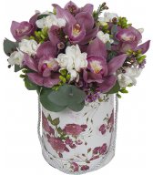 Шляпная коробка с Орхидей, Фрезий Величие и нежность