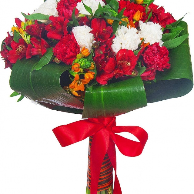 Букет из Гвоздик, Альстрамерий и Орнитагалума «Победа»