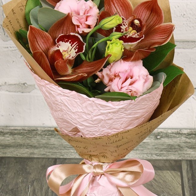 Букет из Орхидеи и Лизиантуса «Корпоративный букет №6»