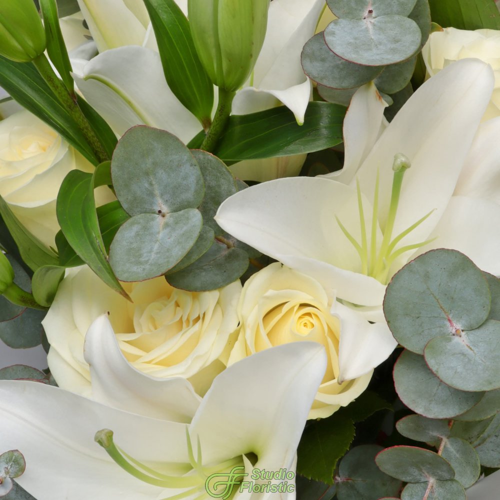 Букет из Роз и Лилий «Ангел чувств» Букет из Роз и Лилий «Ангел чувств»