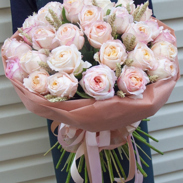 Букет из Пионовидных Роз 60 см «Зефир»