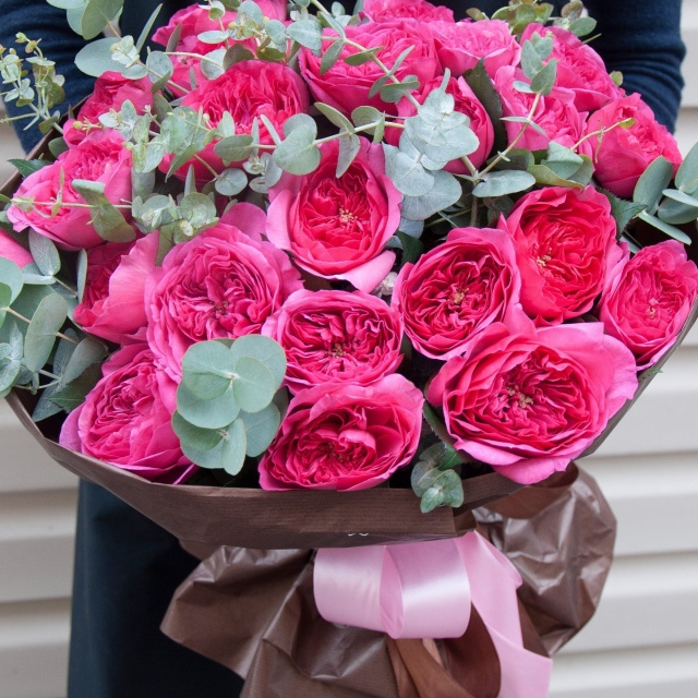 Букет из Роз и Эвкалипта «Вишневый сад» Букет из Роз и Эвкалипта «Вишневый сад»