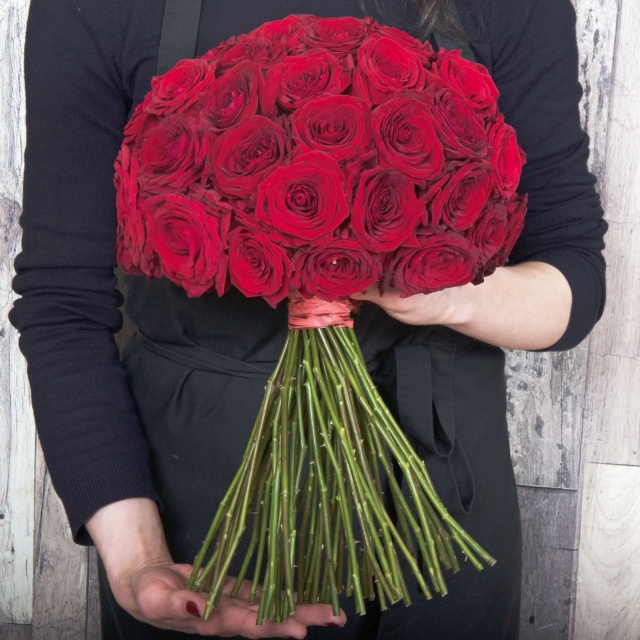 Букет из красных роз 60 см «Амур»