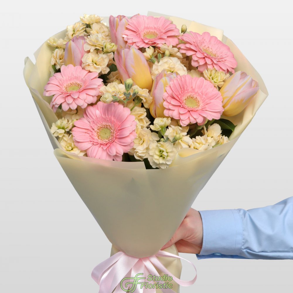 Букет из Тюльпанов, Гермини и Маттиолы «Мильфей» Букет из Тюльпанов, Гермини и Маттиолы «Мильфей»