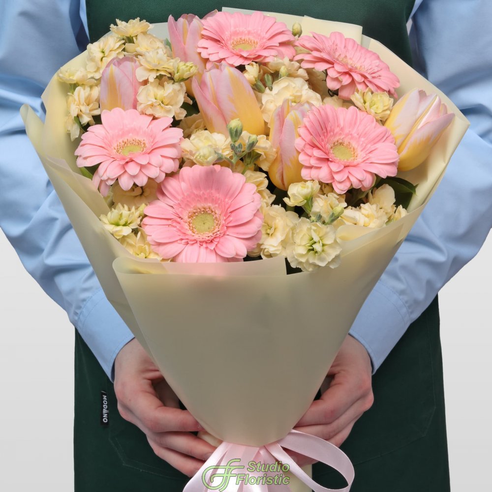 Букет из Тюльпанов, Гермини и Маттиолы «Мильфей» Букет из Тюльпанов, Гермини и Маттиолы «Мильфей»