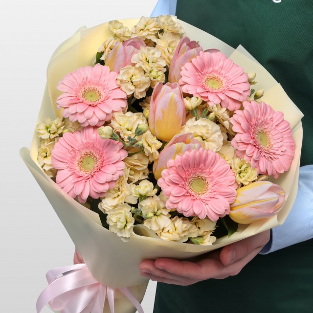 Букет из Тюльпанов, Гермини и Маттиолы «Мильфей»