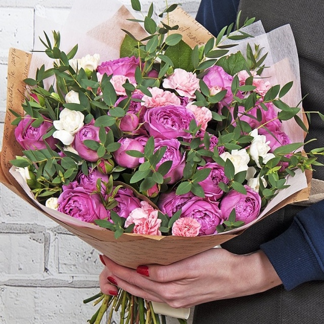 Букет из Кустовых Роз и Гвоздик «Смузи»