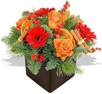 Новогодняя композиция из Роз, Гербер и Корицы «Зимняя быль»