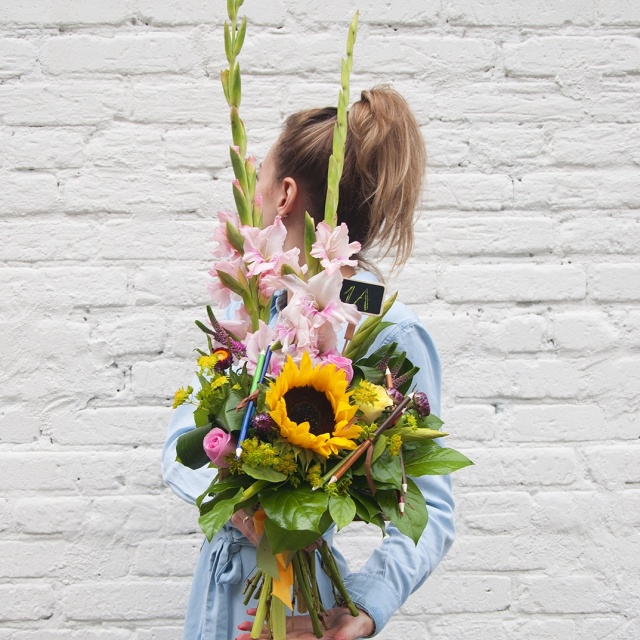 Букет из Гладиолусов, Роз и Подсолнуха «Школьная линейка»