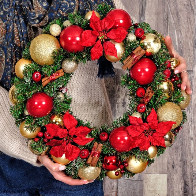 Новогодний венок «Глинтвейн и золото»