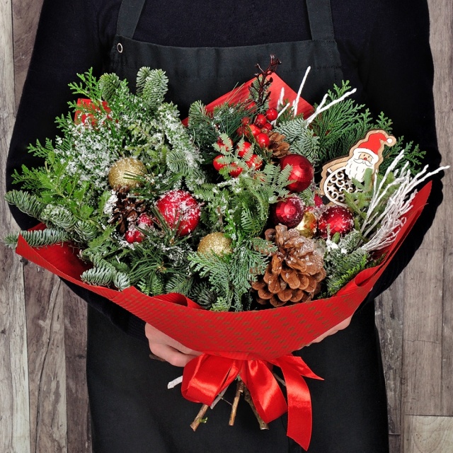 Новогодний букет из Ели «Санта»
