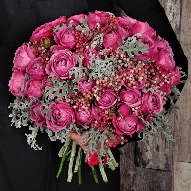 Новогодний букет из Роз Мисти Баблс «Симфония»