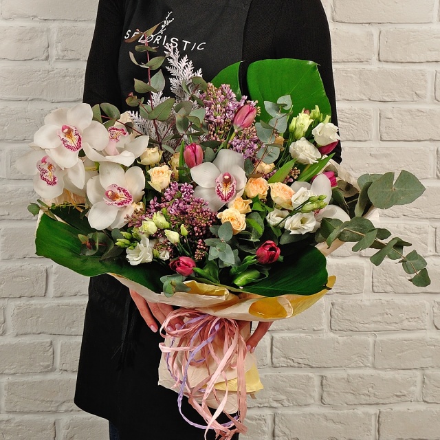 Букет из Сирени и Орхидей «Венера»