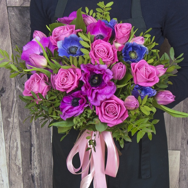 Букет из Роз, Тюльпанов и Анемонов «Отважный рыцарь» Букет из Роз, Тюльпанов и Анемонов «Отважный рыцарь»