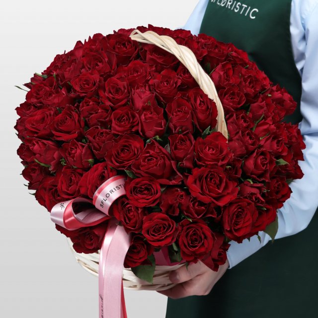 Композиция из Роз в корзине «Признание в любви»