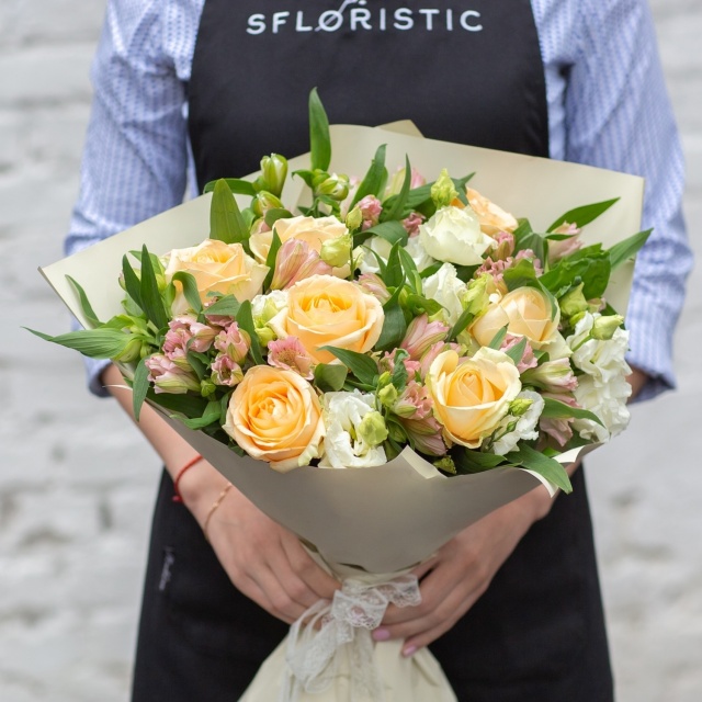 Букет из Роз и Эустомы «Летний сон»