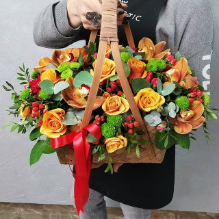 Композиция из Орхидеи и Розы в корзине «Пламенная любовь»