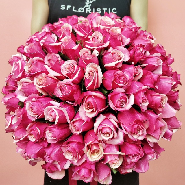 Букет из малиновых Роз Кения 101 шт 40 см «Парижские Сумерки»