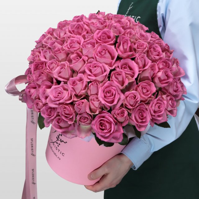 Композиция из Розовых Роз Кения 101 шт в шляпной коробке «Розовый вельвет»