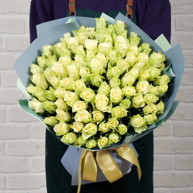 Букет из белых Роз Кения 101 шт 40 см «Объятия Ангела»