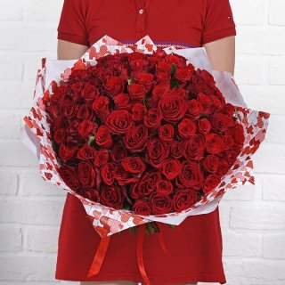 Роза Кения красная 101шт 40 см