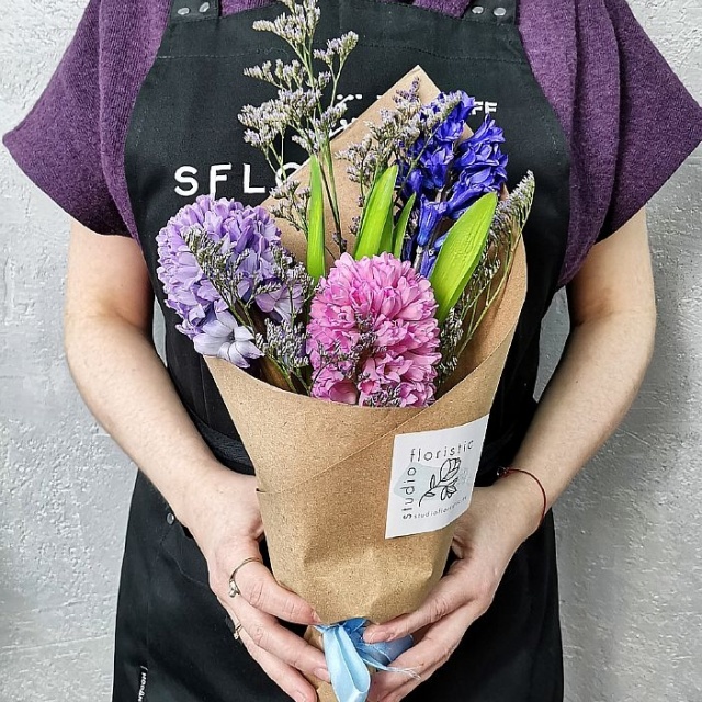 Букет из Гиацинтов и Лимониума «Акварель»