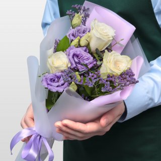 Букет из Роз и Эустомы «Порыв вдохновения» Букет из Роз и Эустомы «Порыв вдохновения»