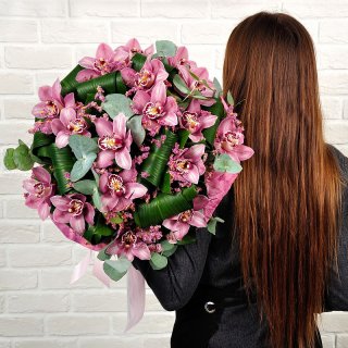 Букет из розовых орхидей 