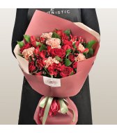 Букет из альстромерий, роз, гвоздик и тюльпанов 