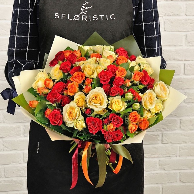 Букет из кустовых Роз «Заветная мечта»