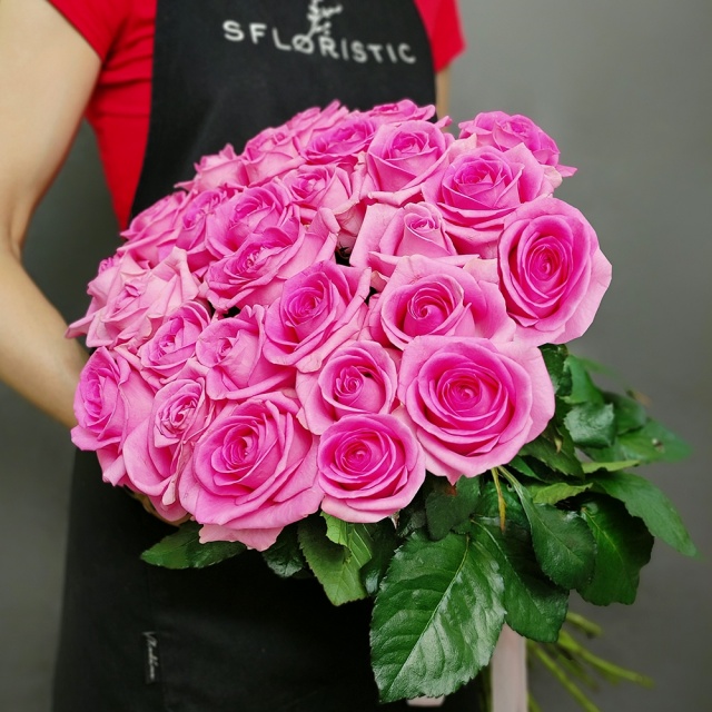 Букет из розовых Роз 60 см «Магнифика»