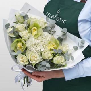 Букет из Орхидей, Гортензий и Роз «Нежность»