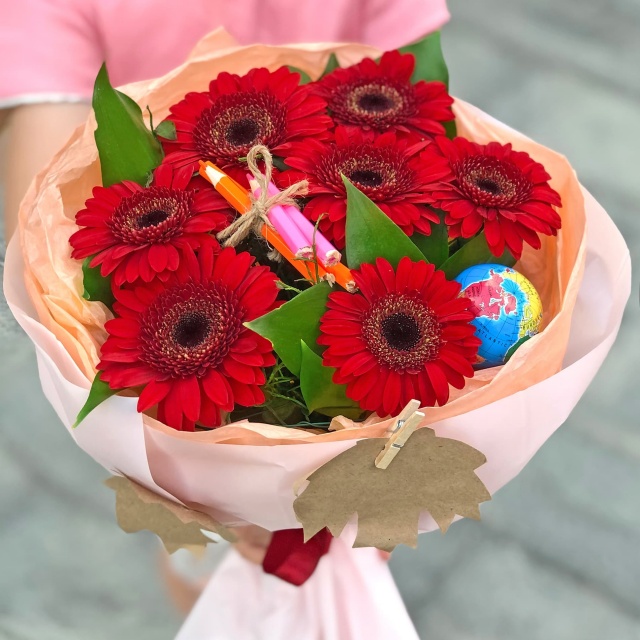 Букет из красных Гермини «Кругосветное путешествие» Букет из красных Гермини «Кругосветное путешествие»