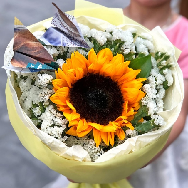 Букет из Подсолнуха и Статицы «Самолетики» Букет из Подсолнуха и Статицы «Самолетики»