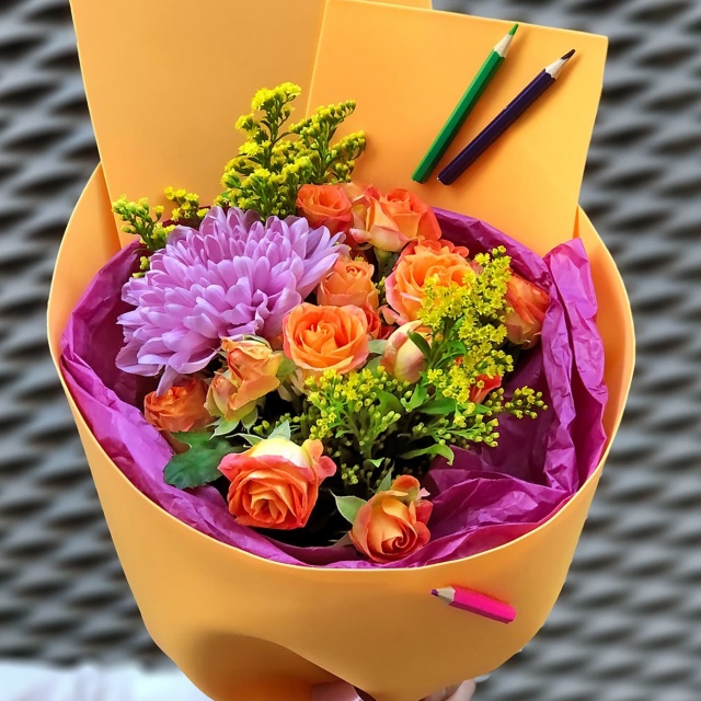 Букет из Хризантемы, Солидаго и Кустовой Розы «Грамматика»