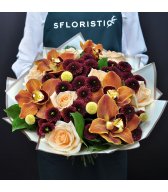 Букет из орхидеи, розы, хризантемы Сантини Деловой стиль