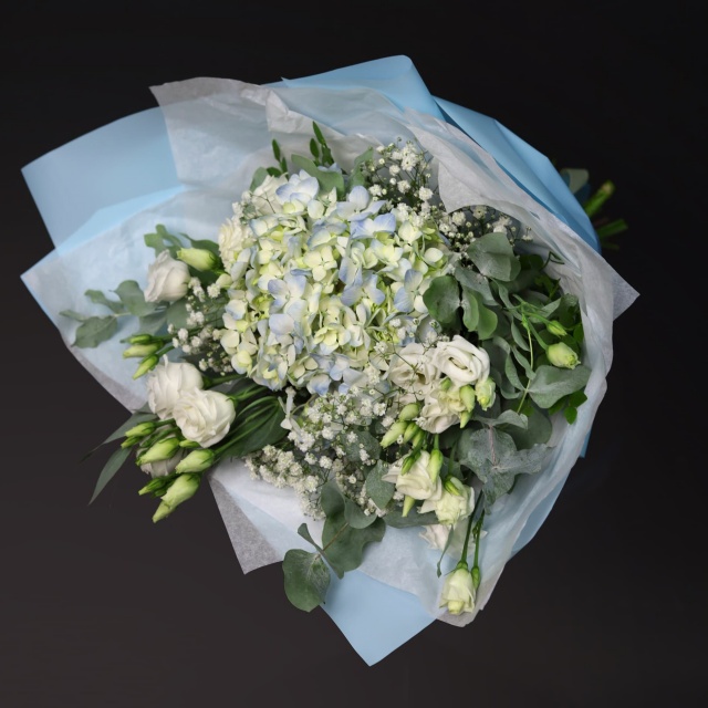 Букет из Гортензии, Эустомы и Гипсофилы «Легкий бриз»