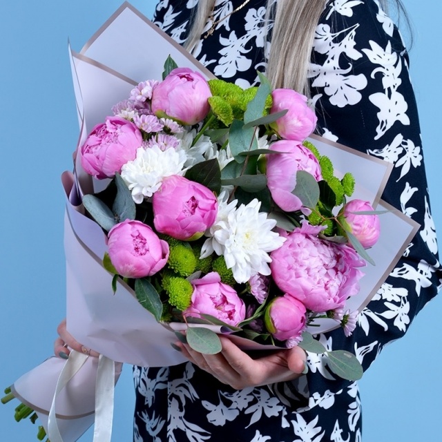 Букет из Пионов и Хризантем «Внимание»