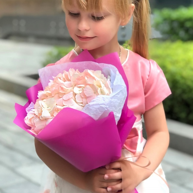 Букет из Розовой Гортензии «Доченьке»